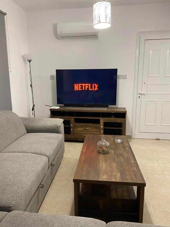 Cosy Apartment In Kato Paphos With Pool Access מראה חיצוני תמונה